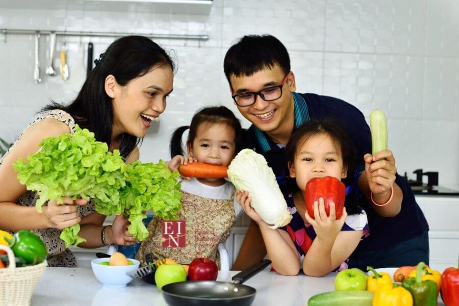 Eating Healthy During the Holidays as a Family | Online Nutrition Training Course & Diplomas | Edison Institute of Nutrition is a Nutrition School Training Nutrition Professionals Worldwide