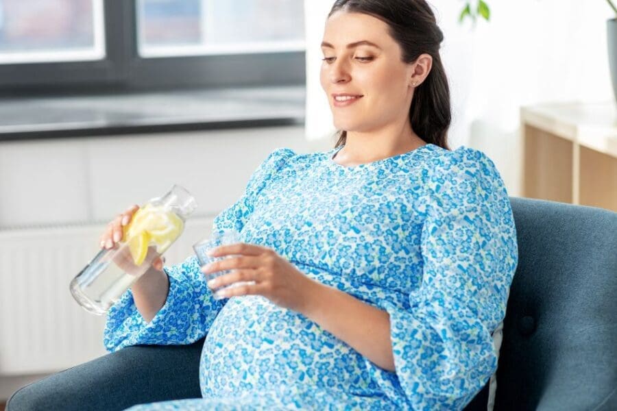 Dringing lemon water during pregnancy. Is it Safe? | Online Nutrition Training Course & Diplomas | Edison Institute of Nutrition is a Nutrition School Training Nutrition Professionals Worldwide