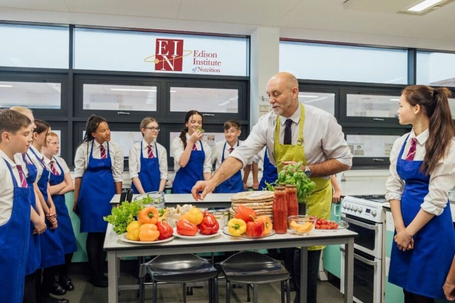 How To Earn The Trust Of Your Holistic Nutrition Clients? | Online Nutrition Training Course & Diplomas | Edison Institute of Nutrition is a Nutrition School Training Nutrition Professionals Worldwide