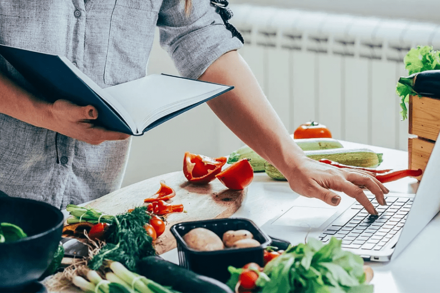 Holistic Nutrition Consultant and Coach